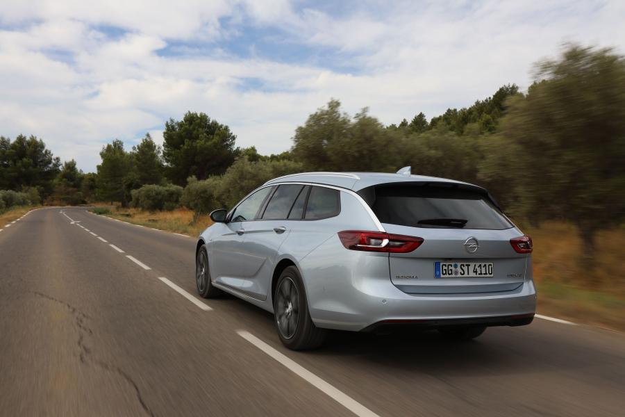  Opel Insignia Sports Tourer Turbo D 2017 года  (фото 37 из 40)